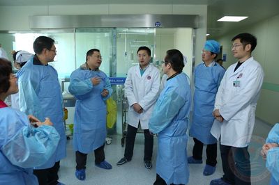 德陽市人民醫院麥剛院長一行蒞臨我院指導工作